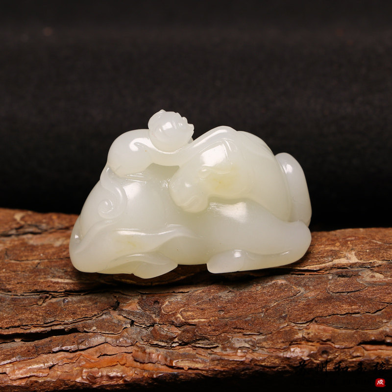 苏州和玉缘新疆和田玉且末金山矿糖白生肖马吊坠苏工玉石猴子挂坠