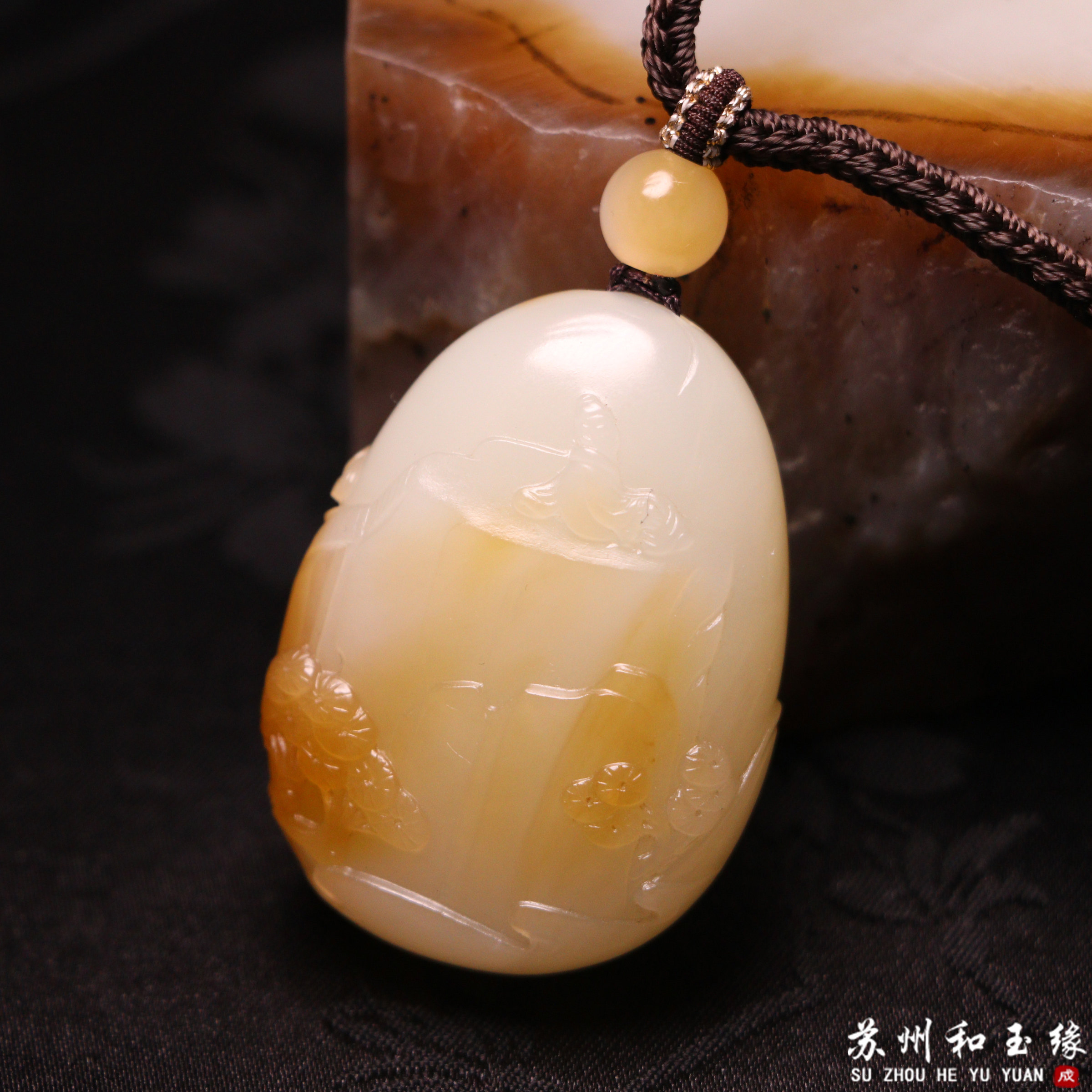 苏州和玉缘38.3克新疆和田玉且末金山糖白山水牌玉石挂件苏工工艺