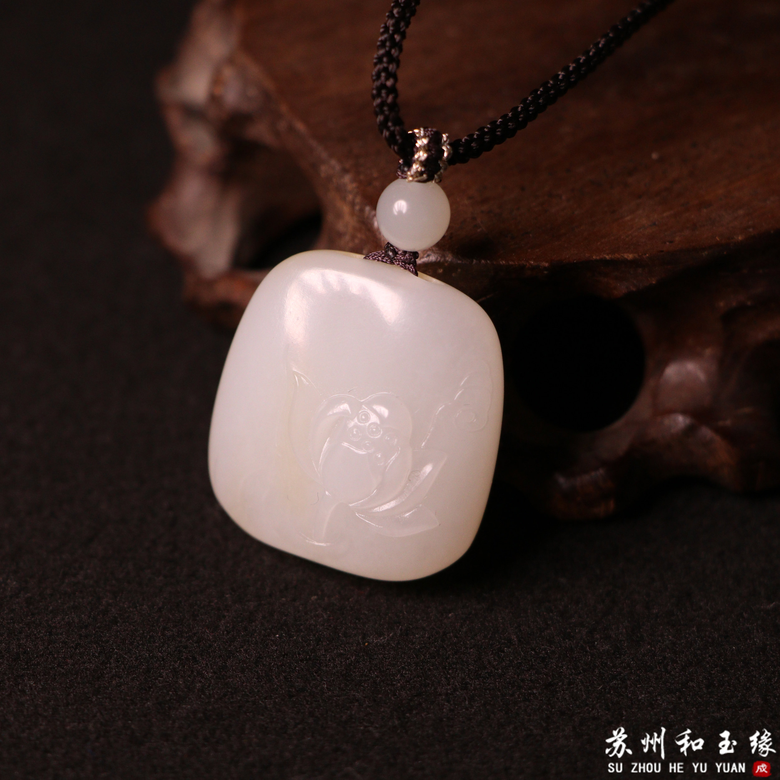 苏州和玉缘16.7克新疆和田玉且末金山糖白莲花玉石挂件苏工工艺