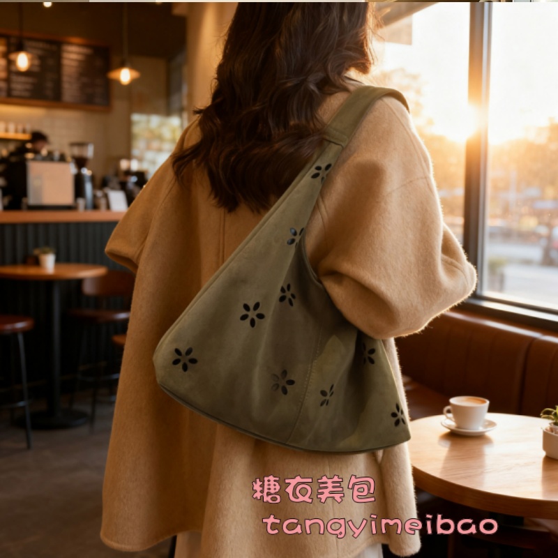 2025新款简约麂皮绒花朵托特包