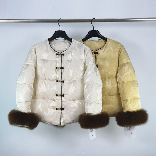 柏多伊俪狐狸毛袖提花羽绒服外套