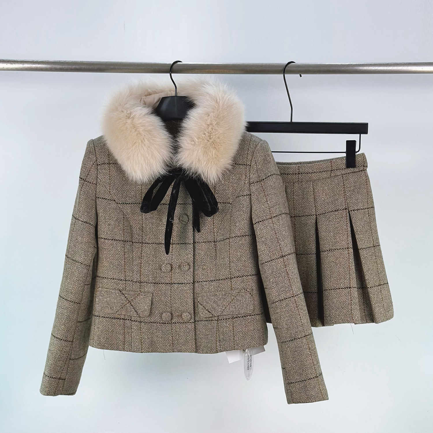 狐狸毛围脖羽绒小香风套装女高端格纹毛呢上衣百褶裙小个子两件套,女装/女士精品,时尚套装,淘宝优惠券,粉丝福利购,淘宝优惠卷