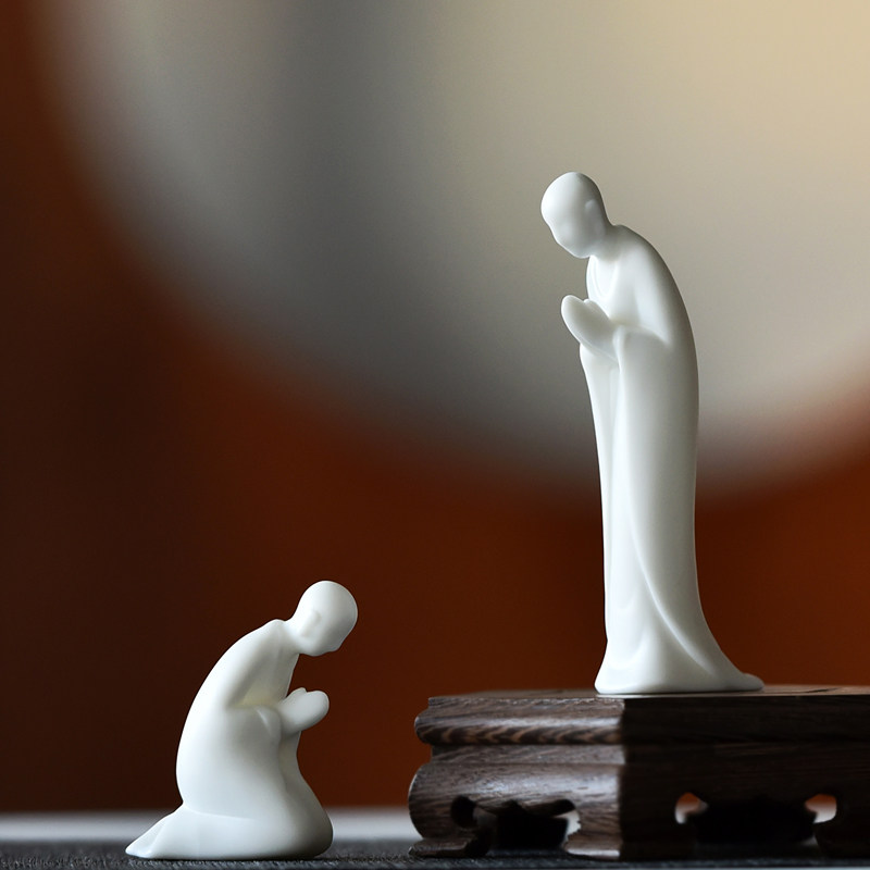 简约白瓷虔诚跪拜无相小僧家居摆件中式禅意创意人物装饰品小配件