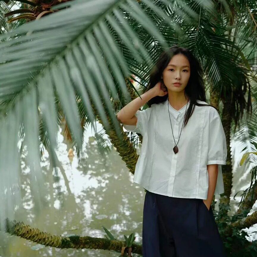 春夏季新款时尚百搭小众休闲高品质宽松显瘦个性圆领衬衫短袖女