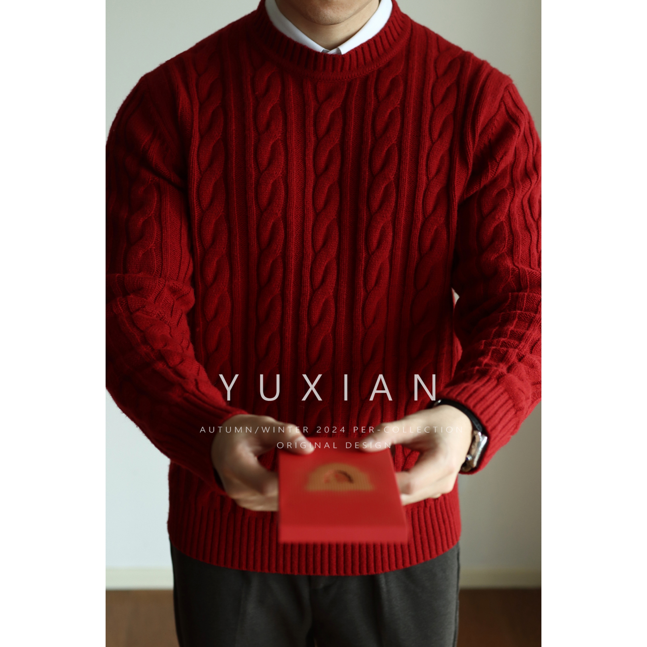 YUXIAN复古纽花羊毛圆领毛衣