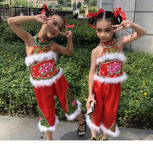 姥姥门前唱大戏演出服元旦喜庆妞妞看戏舞蹈服小看戏表演道具凳子