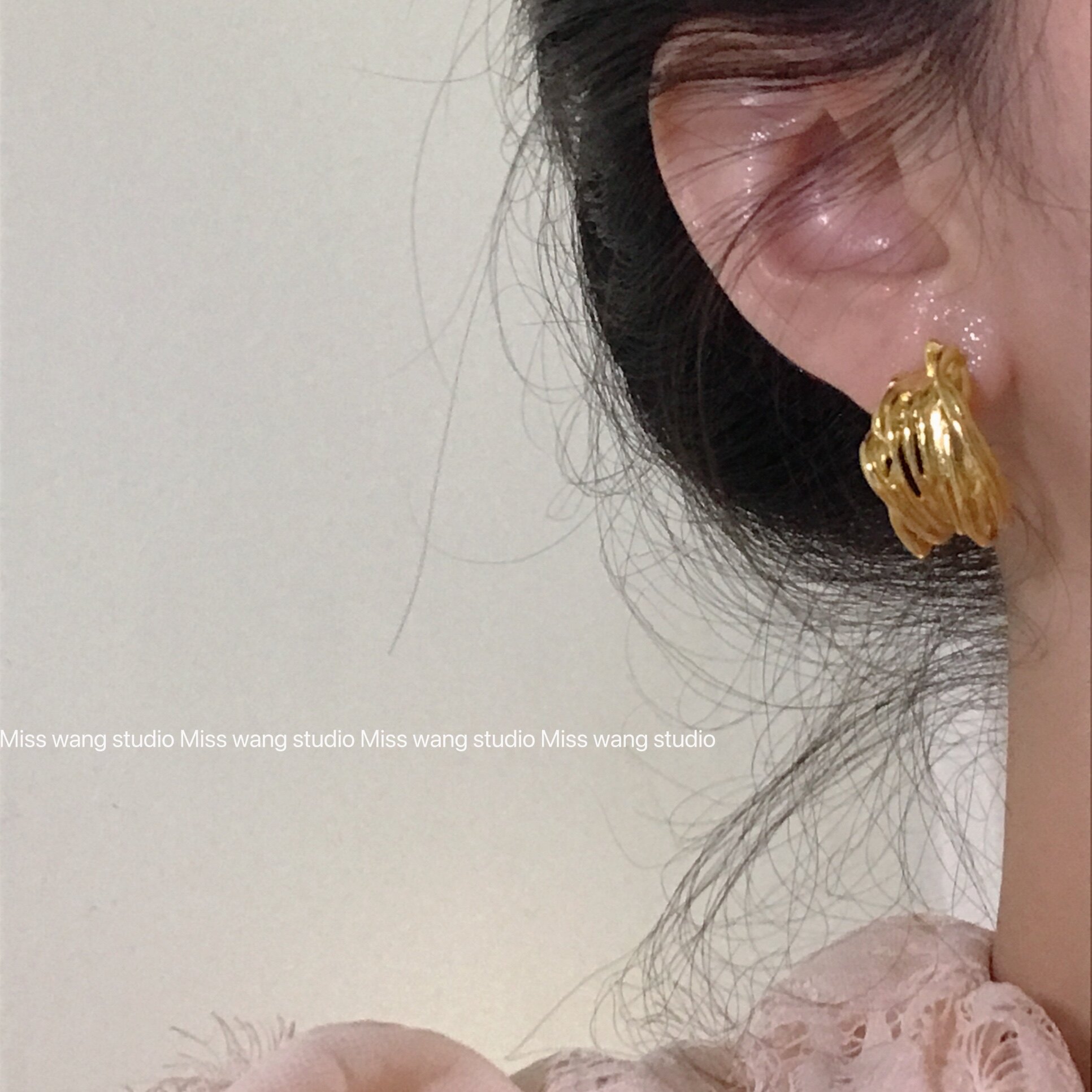 miss wang 当一阵风吹来法式金色缠绕几何耳环耳钉设计感高级耳饰