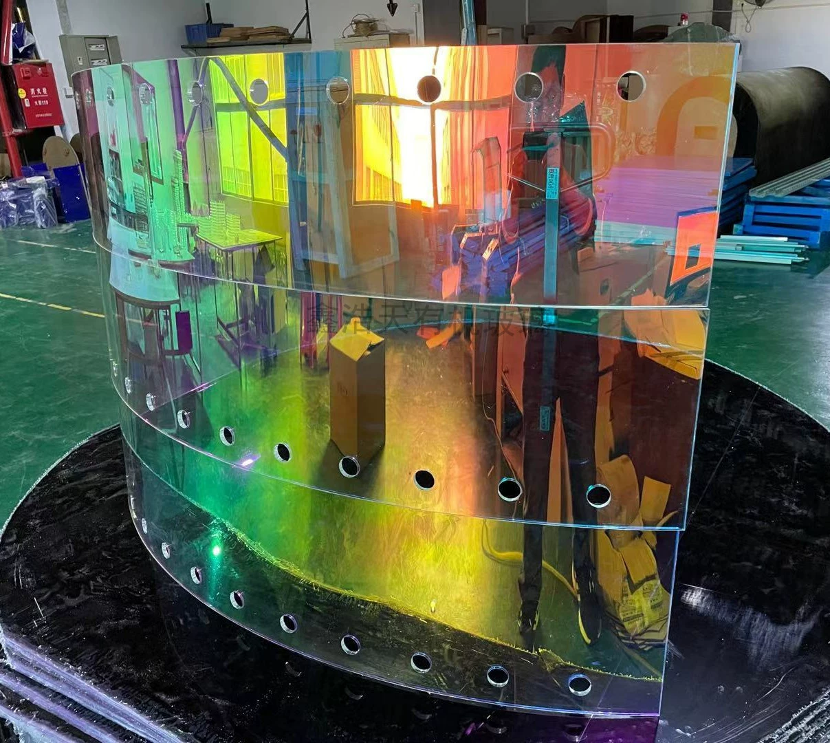 镭射亚克力炫彩板幻彩七彩板广告装饰婚庆彩虹热弯弧形反光变色板