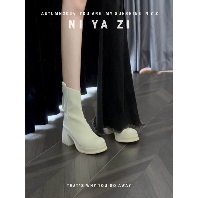 浅杏色真皮短靴粗跟女冬季弹力圆头马丁靴防水台皮靴高跟靴子7cm