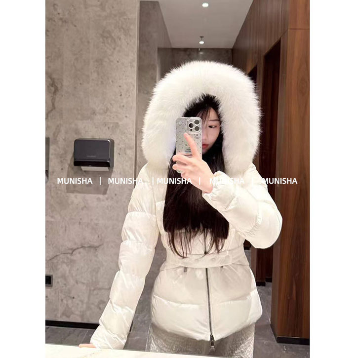 鹅鹅白徽章白雪公主羽绒服女