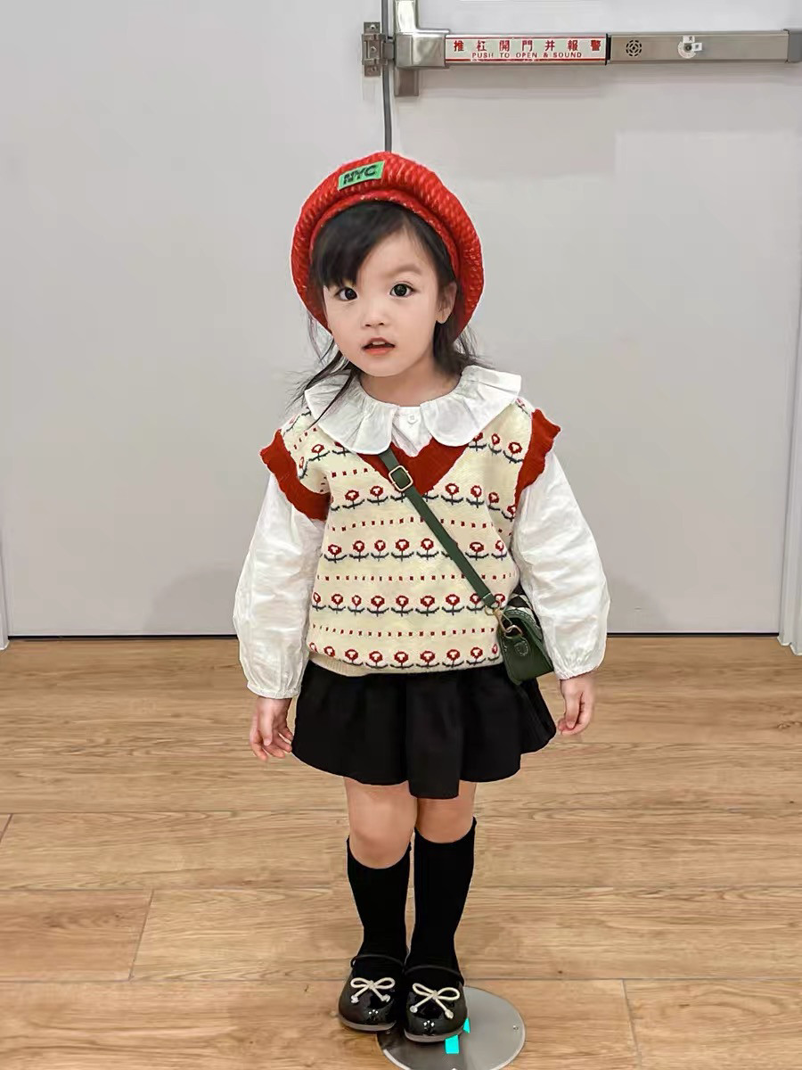 女童毛衣马甲2024秋冬新款洋气条纹V领外搭叠穿毛衣坎肩针织背心