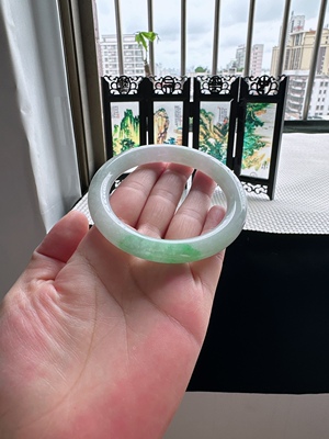 翡翠圆条天然翡翠飘阳绿