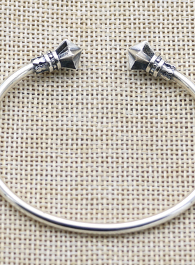 日韩风配饰开口钉子手镯