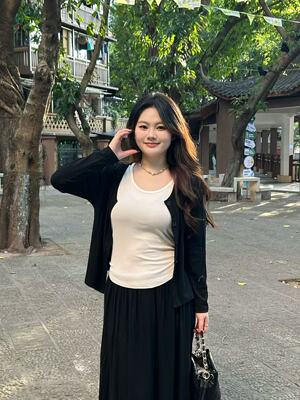 七月七2025秋季韩版气质显瘦百搭开衫背心显瘦高腰半身裙三件套装