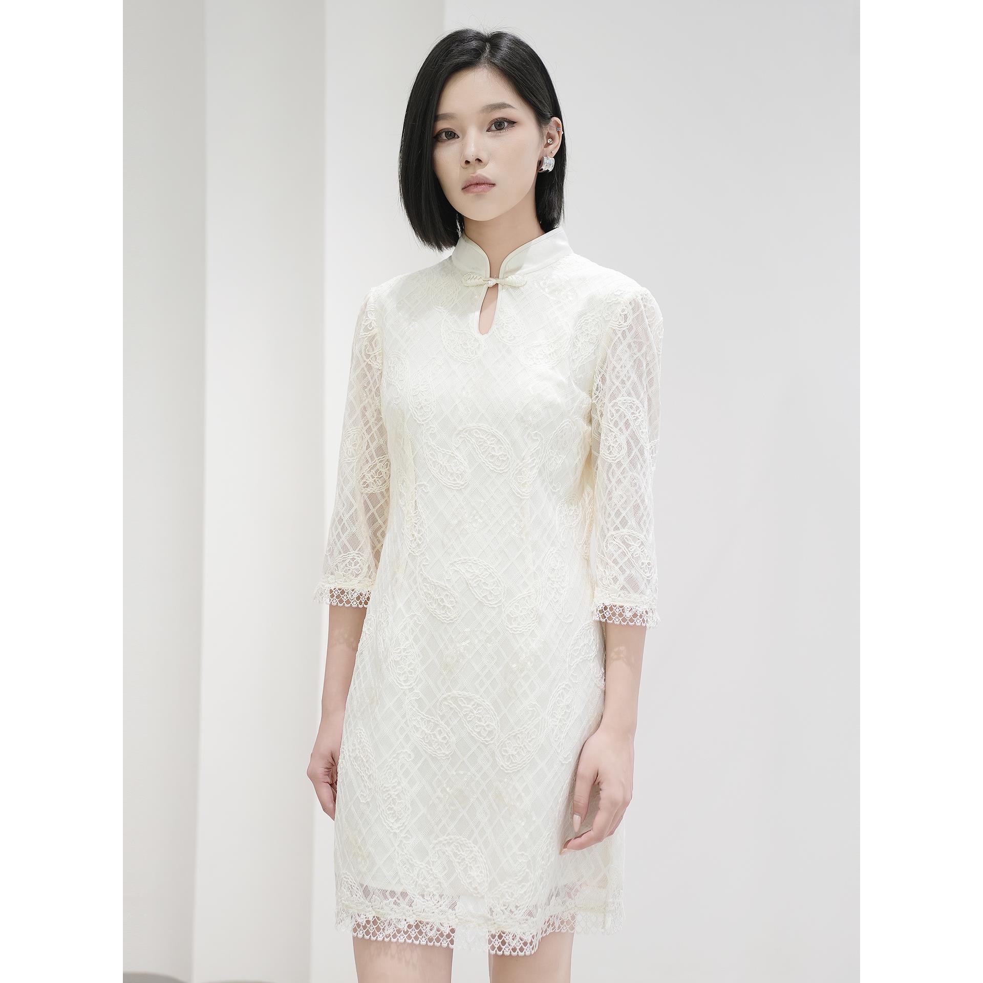 Migaino曼娅奴女装秋冬新款别致优雅新中式修身蕾丝绣花连衣裙