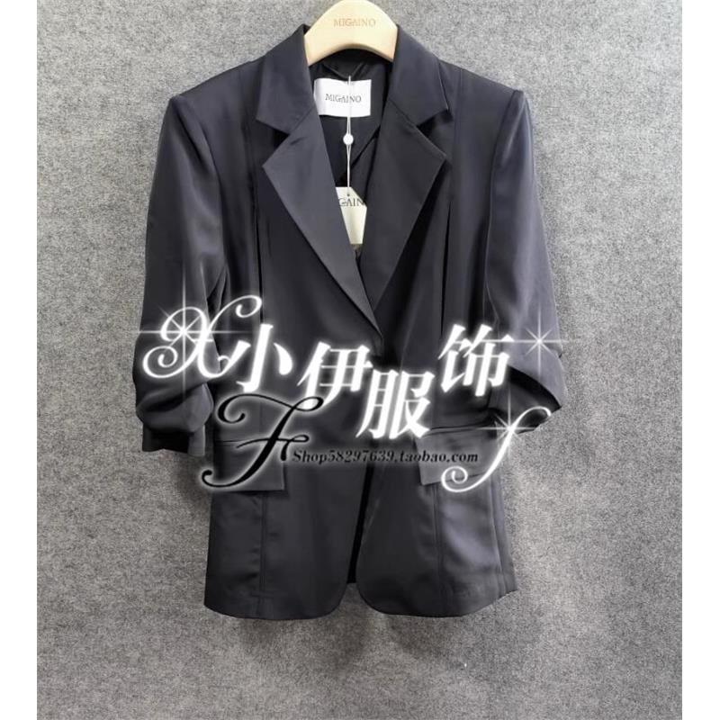 曼娅奴2024年春装西装款时尚短款小外套女MO12SS035