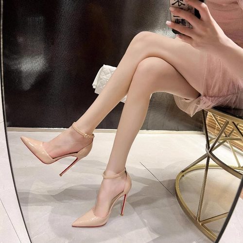 一字带扣细跟尖头中空高跟鞋新款