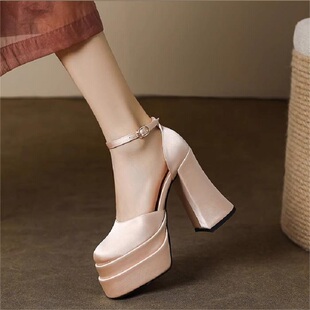 不累脚主婚纱婚鞋神器新款小个子粗跟防水台高跟鞋主持演出宴会鞋