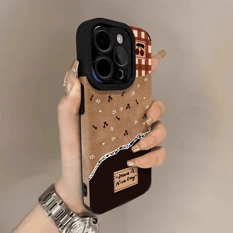 格子小花樱桃翻毛皮适用苹果16promax手机壳iphone15pro华为mate60小米14k70荣耀100nova13reno12p50x2