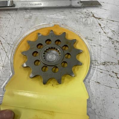 RM125 RMZ250 前后大小齿 大小飞 牙盘 齿轮 链盘 520油封链条