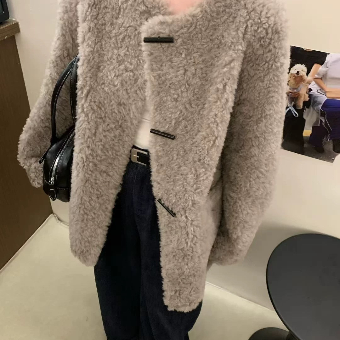 繁花冬上新设计感圆领牛角扣百搭羊毛外套（含100绵羊毛）YS1-887