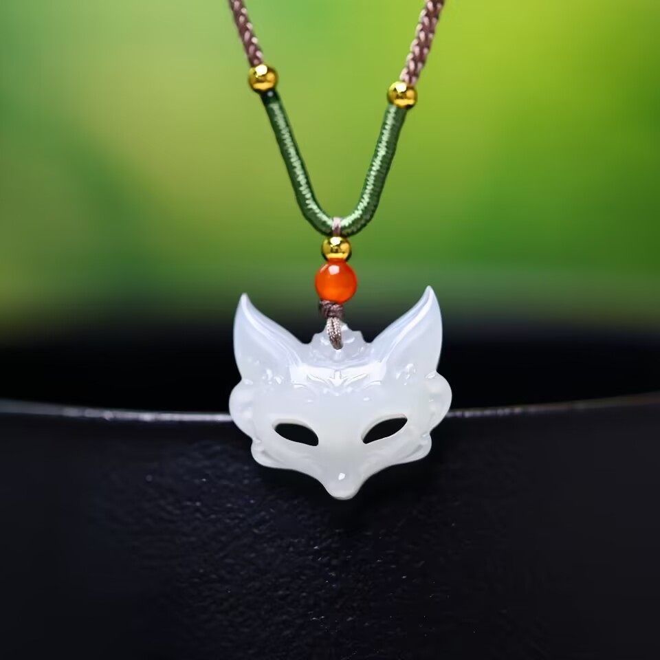 天然和田玉青海料狐狸面具吊坠白色精致玉石项坠小众设计挂件饰品