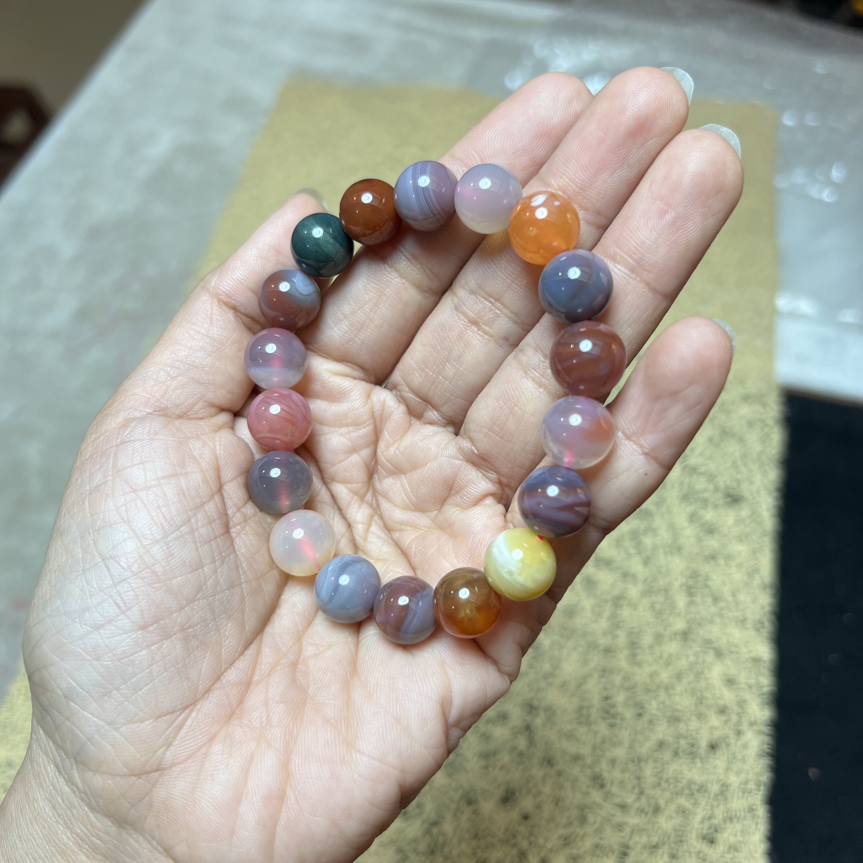 天然七彩时尚精美糖果色小清新女士手链手串适合佩戴盘玩包邮到家