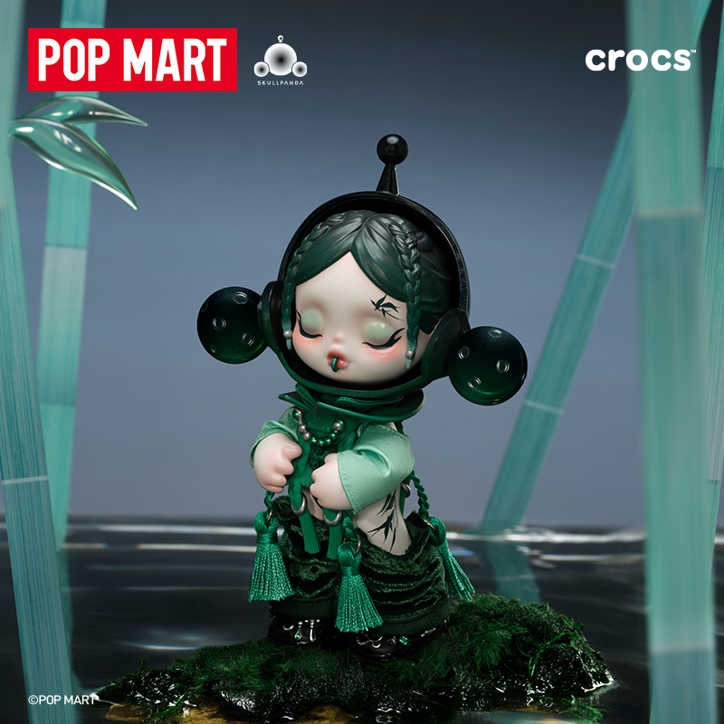 POPMART泡泡玛特 SKULLPANDA × CROCS OOTD 联名款手办礼物摆件
