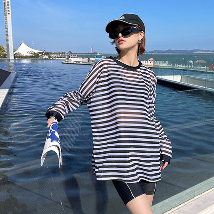 泳衣女2026新款保守分体五分裤微胖女孩遮肉大码条纹长袖温泉泳装