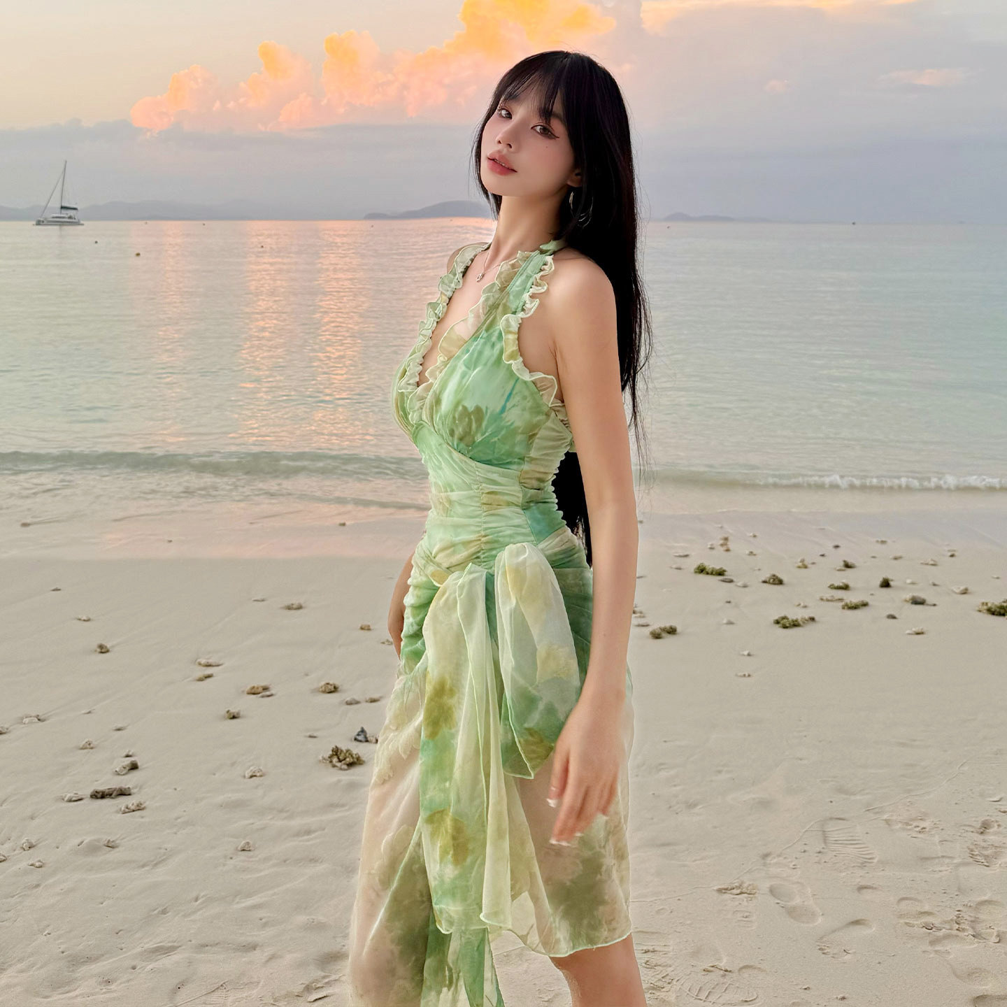 油画感晕染连体泳衣女夏挂脖荷叶边显瘦配围纱巨遮肚海边度假泳装