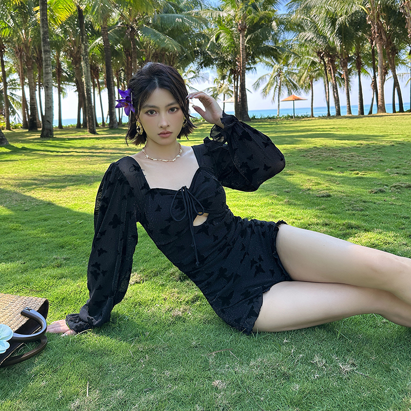 泳衣女高级感性感黑色连体配小裙微胖女孩遮肉显瘦度假风纯欲泳装