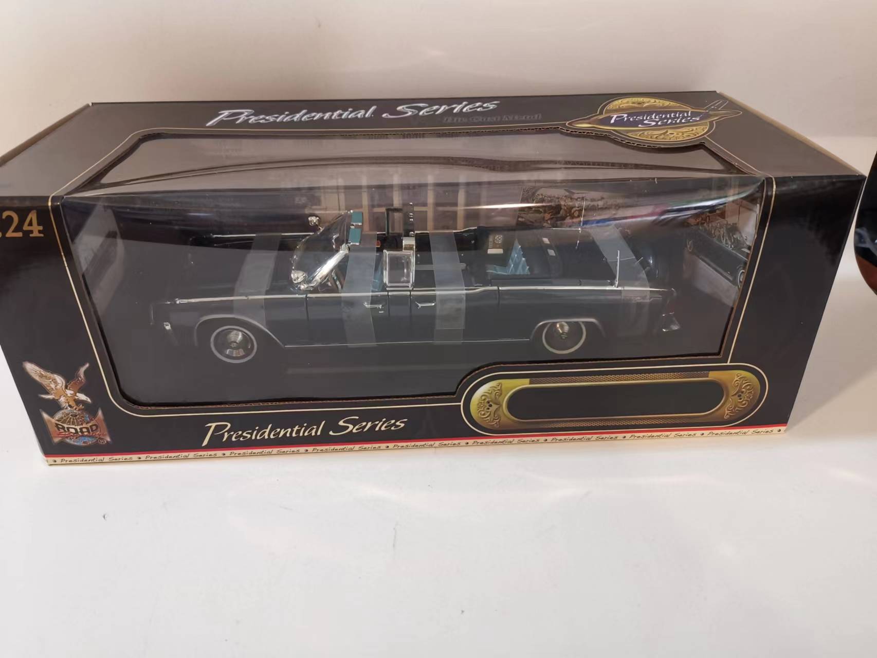 Minicar 1/24 1972 年林肯大陆 REAGAN 汽车(黑色)，品相如图。