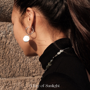 A Ray of sunlight原创设计天然黑蝶贝耳环女小众设计师耳饰