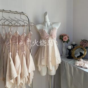 性感睡衣轻奢法式吊带睡裙 带胸垫露背纯欲风高级褶皱感