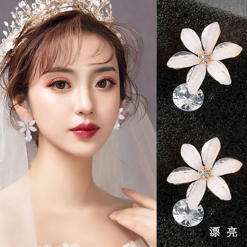 休闲耳环珍珠高级感女锆石耳饰