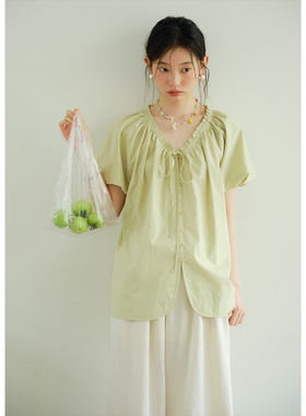 BLUEerror 花边v领泡泡袖绿色短袖衬衫女轻薄宽松慵懒绑带衬衣夏