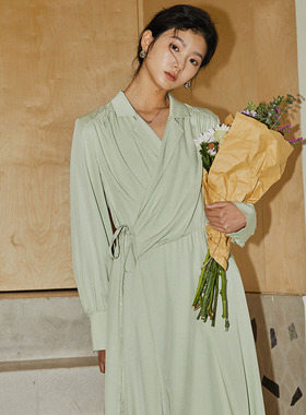 BLUEerror 优雅气质宽松绿色长袖法式连衣裙收腰显瘦长款裙子春