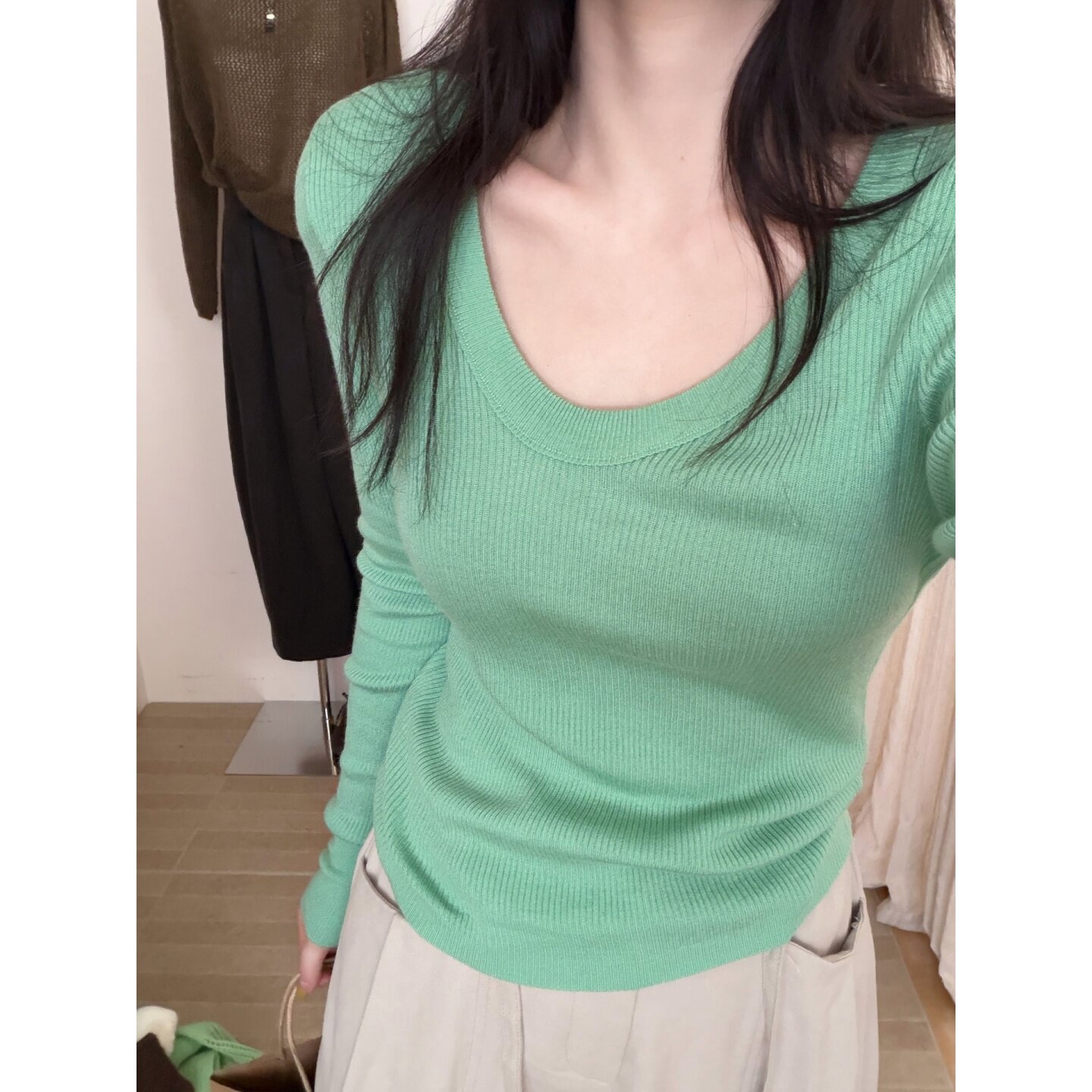 U领修身针织打底衫休闲风修身型长袖简约休闲女士秋季秋黄糖果色图片