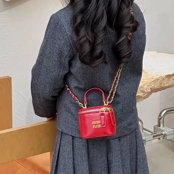 2026韩版精致纯色mini洋气盒子方包小女孩时尚百搭手提水桶零钱包