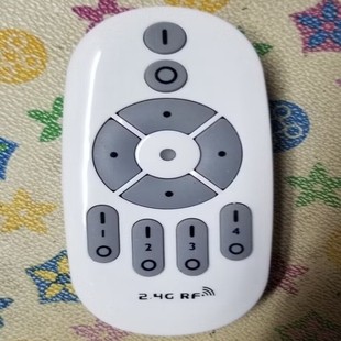 外觀看不出匹配不匹配 仔細看下詳情 吸頂燈燈具2.4G遙控器配件