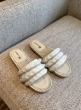 【TFM】凉拖鞋女夏季外穿2026新款时尚水钻平底一字拖露趾沙滩鞋