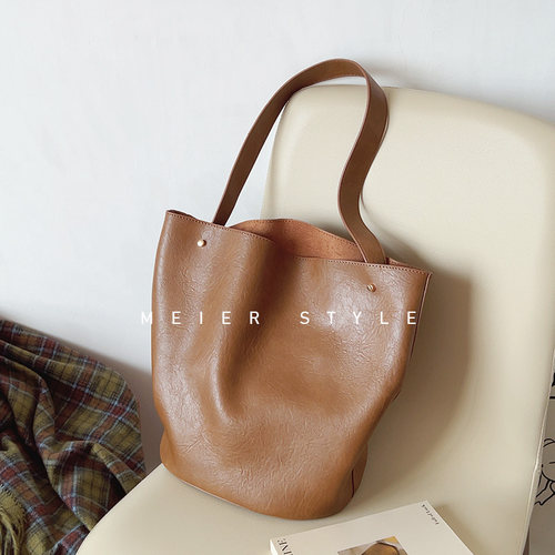 韩国ins小众设计大容量水桶包复古气质单肩包托特包子母包通勤包