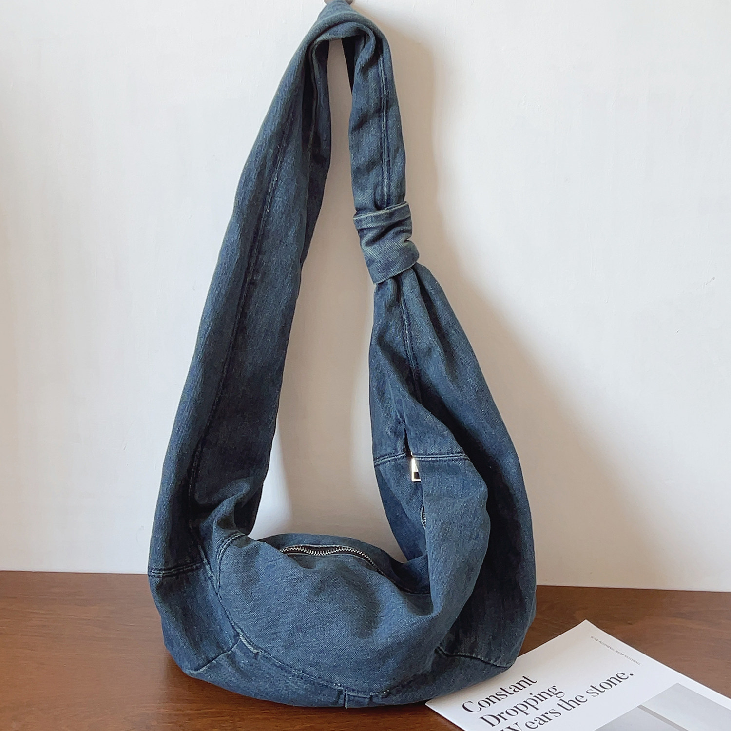 韩系ins复古洗水牛仔布包慵懒风饺子包单肩斜跨包大容量牛角包女,箱包皮具/热销女包/男包,托特包,淘宝优惠券,粉丝福利购,淘宝优惠卷