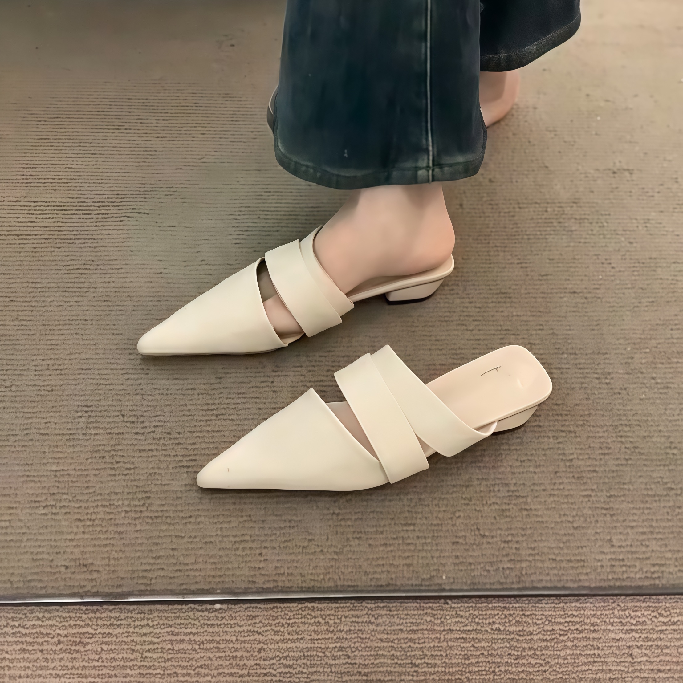 法式复古棕色尖头半拖鞋