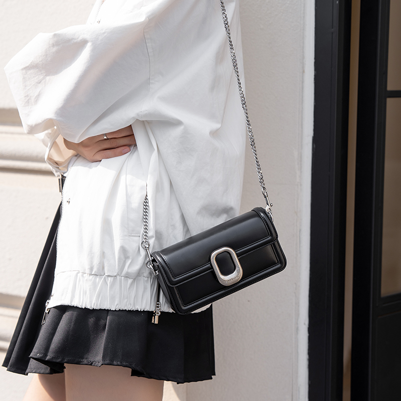 高级感真皮单肩斜挎链条小方包女