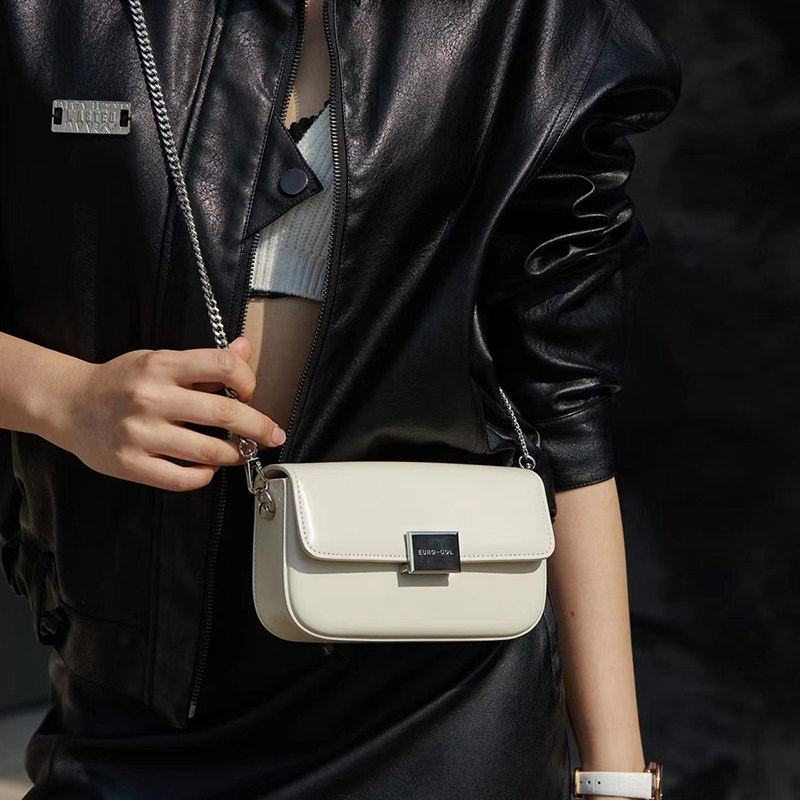 欧尚典2025初春新款糖果色高级感真皮链条小方包小清新牛皮手机包