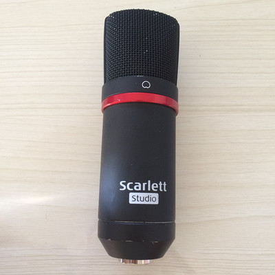 focusrite电容话筒录音设备