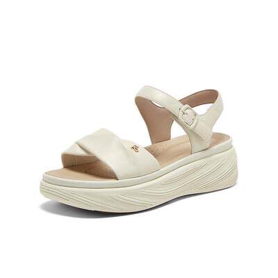 百思图2025夏季商场新款羊皮休闲凉鞋厚底女沙滩凉鞋UCL86BL5