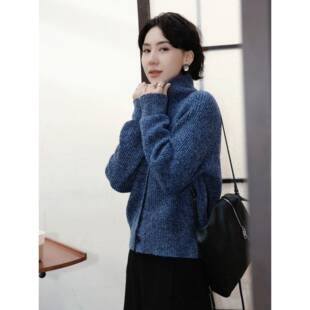 TT设计师【轻寻觅秋】慵懒风减龄孔雀蓝高级感绵羊毛针织外套女秋