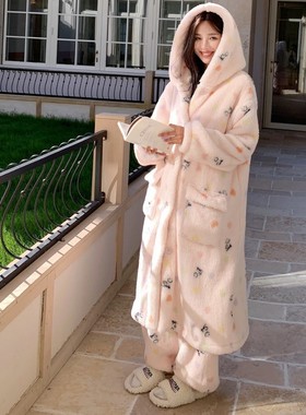 CaCa1063冬季加绒加厚连帽睡衣女士宽松保暖珊瑚绒睡袍加长家居服